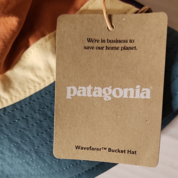 Patagonia Dark Green Waist Bag and Multicolor Bucket Hat Nwt - Picture 4 of 9